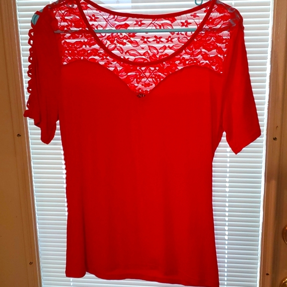Venus Women's Medium Lace❤️ Red top, sweetheart neckline covered in sheer lace - Picture 2 of 12